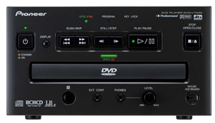 V7400front.jpg (11999 bytes)